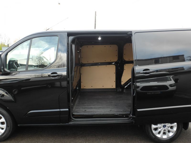 FORD TRANSIT CUSTOM 280 LIMITED ECOBLUE L1 SWB IN BLACK WITH AIR CONDITIONING,PARKING SENSORS AND MORE - 2622 - 18