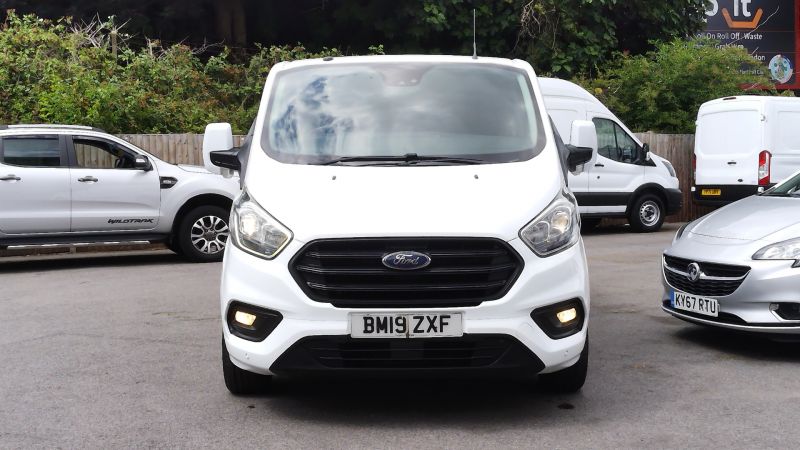 FORD TRANSIT CUSTOM 300 TREND L2 H1 LWB WITH AIR CONDITIONING,PARKING SENSORS,CRUISE CONTROL,BLUETOOTH AND MORE - 2885 - 3