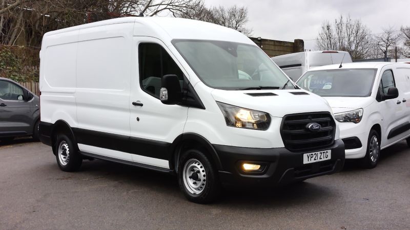 FORD TRANSIT 310 LEADER ECOBLUE L2H2 MWB MEDIUM ROOF WITH ONLY 57.000 MILES,SAT NAV,AIR CONDITIONING,HEATED SEATS AND MORE *** SOLD *** - 2963 - 4