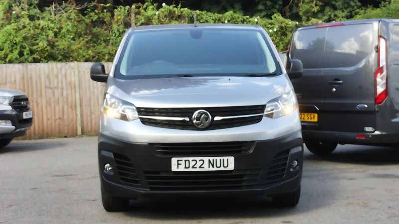 VAUXHALL VIVARO 2900 DYNAMIC L1 SWB IN GREY/SILVER WITH SAT NAV,AIR CONDITIONING,PARKING SENSORS AND MORE *** SOLD *** - 2911 - 3