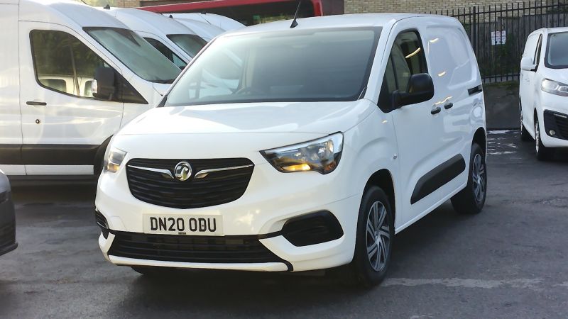 VAUXHALL COMBO 2300 SPORTIVE L1 SWB WITH AIR CONDITIONING,PARKING SENSORS,BLUETOOTH AND MORE - 2924 - 21