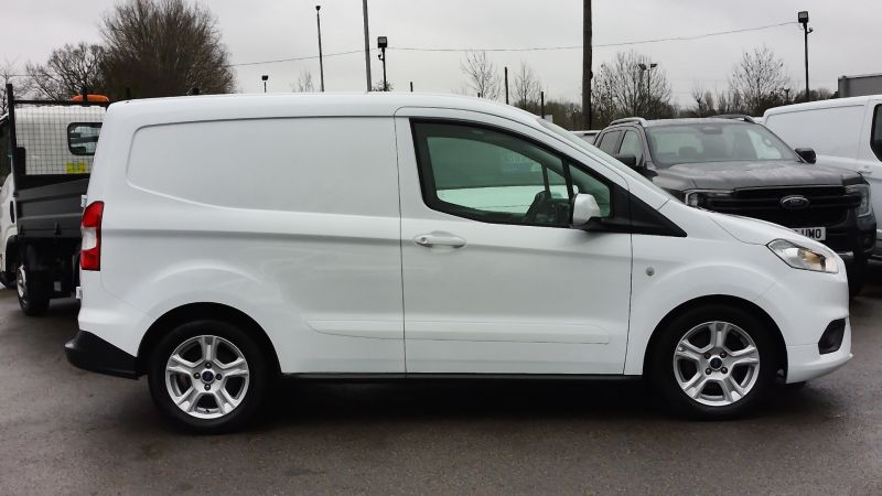 FORD TRANSIT COURIER LIMITED 1.5 TDCI WITH AIR CONDITIONING,ALLOY'S,PARKING SENSORS AND MORE - 2977 - 7