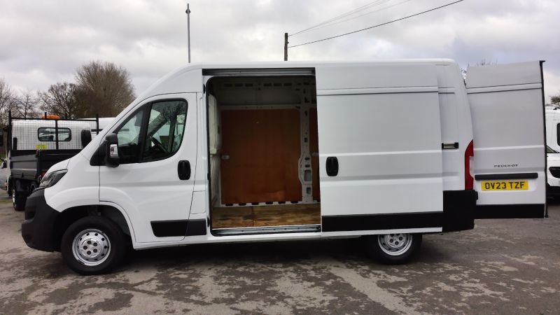 PEUGEOT BOXER 335 PROFESSIONAL PREMIUM PLUS L2H2 MWB 2.2 140 WITH SAT NAV,AIR CONDITIONING AND MORE - 2972 - 10