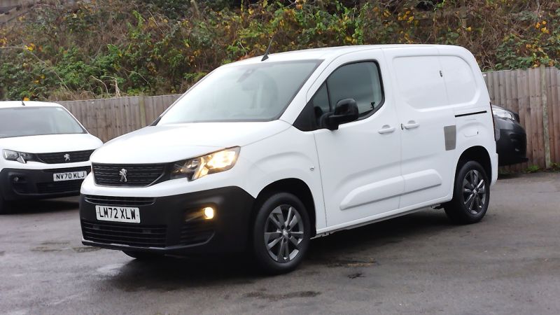 PEUGEOT PARTNER 1000 ASPHALT PREMIUM L1 SWB,SAT NAV,ALLOYS,AIR CONDITIONING,PARK ASSIST CAMERA AND MORE - 2949 - 31