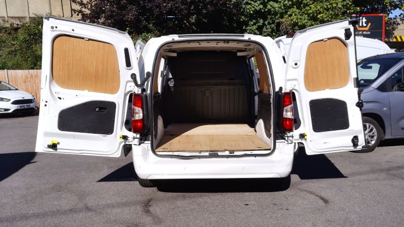 VAUXHALL COMBO 2300 SPORTIVE L2H1 LWB WITH AIR CONDITIONING,PARKING SENSORS,BLUETOOTH AND MORE - 2926 - 9