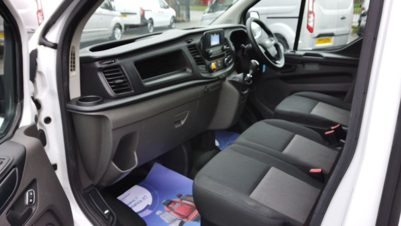 FORD TRANSIT CUSTOM 300 LEADER ECOBLUE L1 SWB WITH AIR CONDITIONING,PARKING SENSORS,DAB RADIO,6 SPEED AND MORE - 2958 - 14