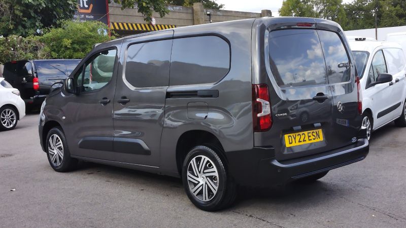 VAUXHALL COMBO 2300 DYNAMIC L2 LWB 100 IN DARK GREY WITH ONLY 41.000 MILES,SAT NAV,AIR CONDITIONING AND MORE *** SOLD *** - 2913 - 5