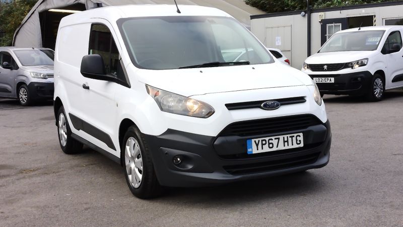 FORD TRANSIT CONNECT 220 L1 SWB EURO 6,AIR CONDITIONING,FRONT+REAR PARKING SENSORS,PARK ASSIST CAMERA  AND MORE *** SOLD *** - 2934 - 24
