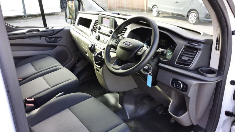 FORD TRANSIT CUSTOM 300 LEADER L1 H2 SWB HIGH ROOF WITH ONLY 53.000 MILES,AIR CONDITIONING,PARKING SENSORS,6 SPEED AND MORE - 2936 - 11