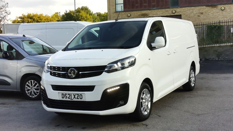 VAUXHALL VIVARO 3100 SPORTIVE L2H1 LWB AUTOMATIC WITH SAT NAV,AIR CONDITIONING,PARKING SENSORS AND MORE - 2925 - 18