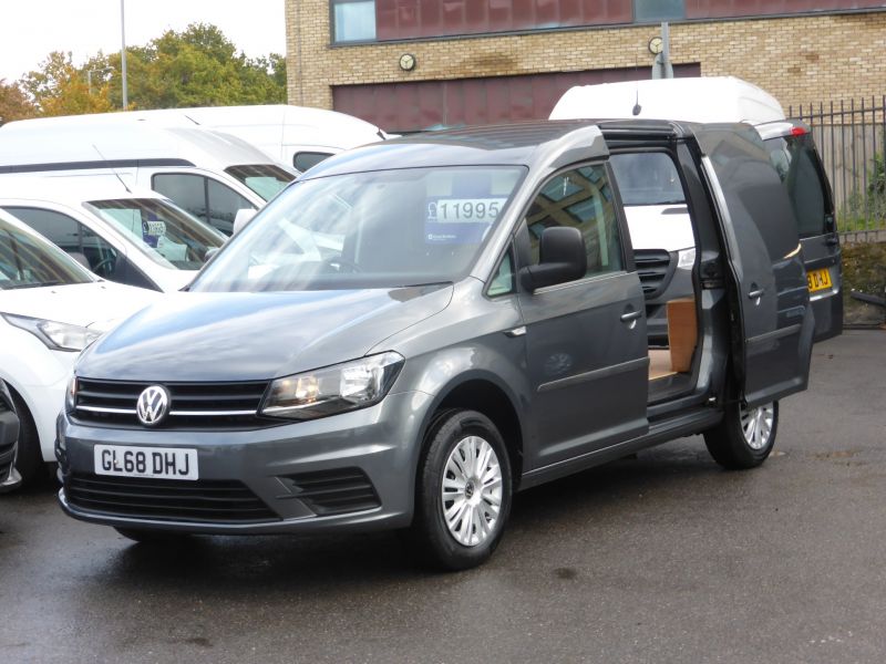 VOLKSWAGEN CADDY C20 TDI TRENDLINE SWB IN GREY WITH AIR CONDITIONING,PARKING SENSORS,DAB RADIO AND MORE - 2533 - 2