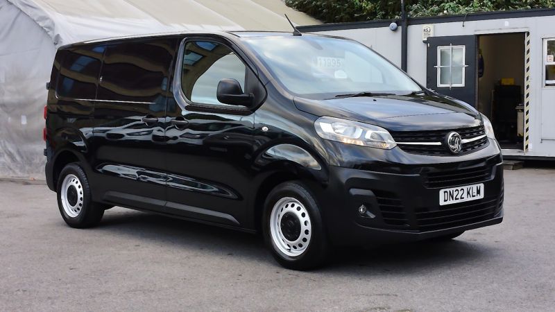 VAUXHALL VIVARO F2900 DYNAMIC L1 SWB IN BLACK WITH AIR CONDITIONING,PARKING SENSORS,CRUISE CONTROL AND MORE - 2938 - 4