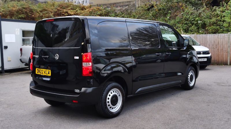 VAUXHALL VIVARO F2900 DYNAMIC L1 SWB IN BLACK WITH AIR CONDITIONING,PARKING SENSORS,CRUISE CONTROL AND MORE - 2938 - 7