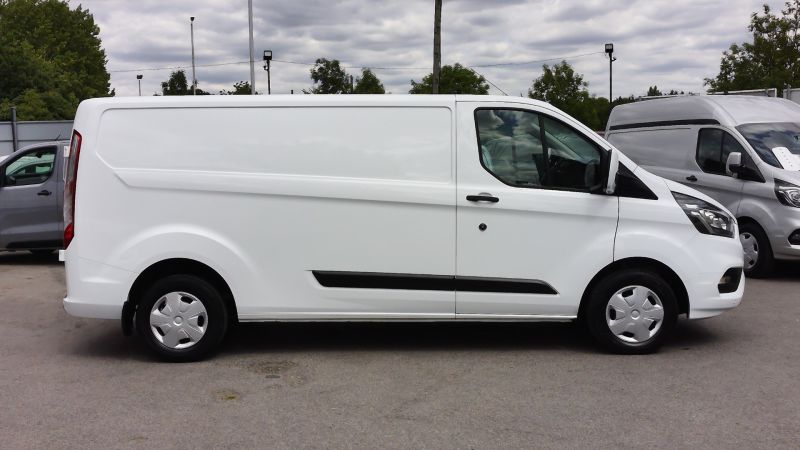 FORD TRANSIT CUSTOM 300 TREND L2 H1 LWB WITH AIR CONDITIONING,PARKING SENSORS,CRUISE CONTROL,BLUETOOTH AND MORE - 2885 - 7