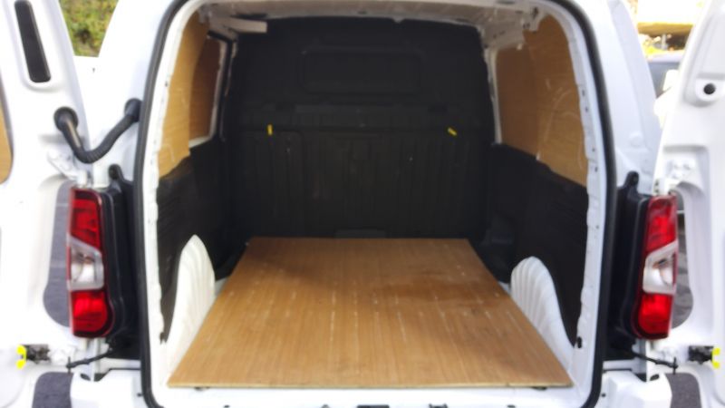 VAUXHALL COMBO 2300 SPORTIVE L1 SWB WITH AIR CONDITIONING,PARKING SENSORS,BLUETOOTH AND MORE - 2924 - 18