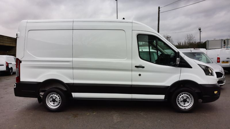 FORD TRANSIT 310 LEADER ECOBLUE L2H2 MWB MEDIUM ROOF WITH ONLY 57.000 MILES,SAT NAV,AIR CONDITIONING,HEATED SEATS AND MORE *** SOLD *** - 2963 - 7