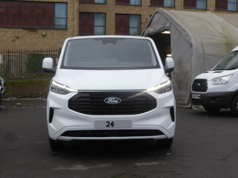 FORD TRANSIT CUSTOM 280 LIMITED L1 SWB ECOBLUE WITH ONLY 18.000 MILES,AIR CONDITIONING,HEATED SEATS AND MORE - 2916 - 2