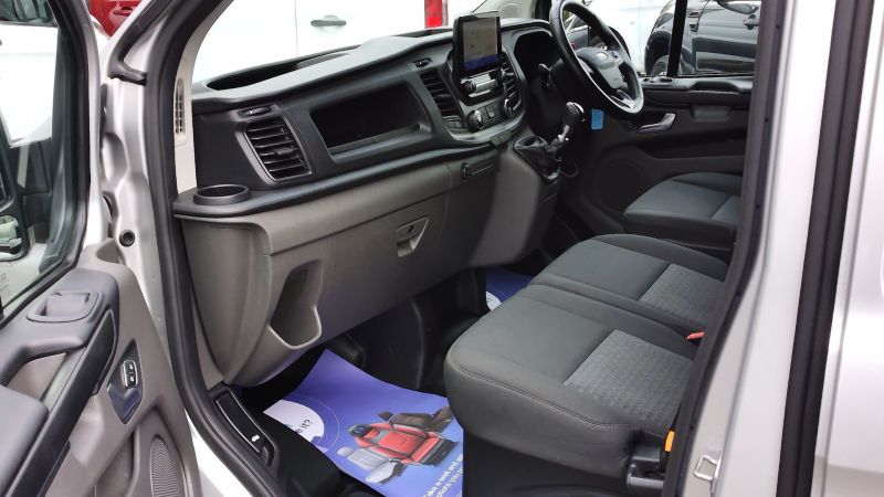 FORD TRANSIT CUSTOM 320 TREND ECOBLUE L1H2 SWB HIGH ROOF IN SILVER WITH SAT NAV,AIR CONDITIONING,PARKING SENSORS AND MORE - 2882 - 5