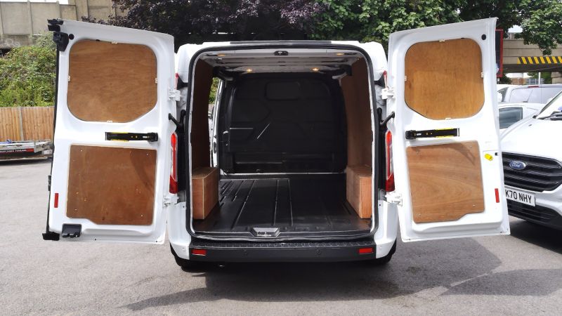 FORD TRANSIT CUSTOM 300 TREND L2 H1 LWB WITH AIR CONDITIONING,PARKING SENSORS,CRUISE CONTROL,BLUETOOTH AND MORE - 2885 - 11