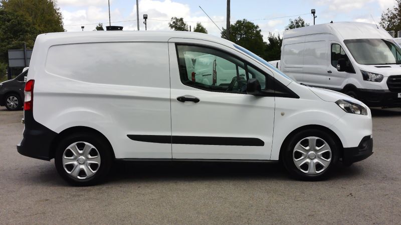 FORD TRANSIT COURIER TREND 1.5 TDCI WITH AIR CONDITIONING,6 SPEED,ELECTRIC MIRRORS,BLUETOOTH AND MORE - 2915 - 10