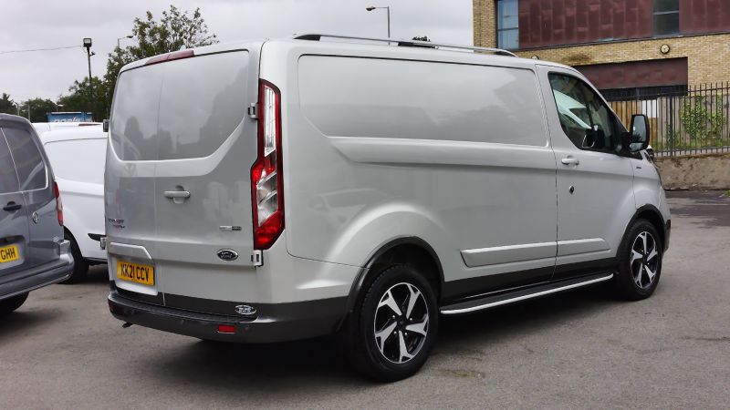 FORD TRANSIT CUSTOM 300 ACTIVE ECOBLUE L1 SWB IN SILVER WITH SAT NAV,AIR CONDITIONING,LEATHER SEATS,ALLOYS AND MORE - 2901 - 5