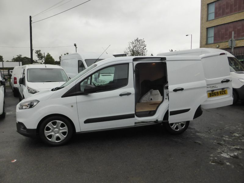 FORD TRANSIT COURIER TREND 1.5 TDCI WITH AIR CONDITIONING,6 SPEED,ELECTRIC MIRRORS,BLUETOOTH **** SOLD **** - 2514 - 17