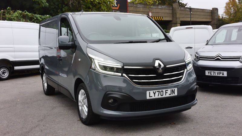 RENAULT TRAFIC SL28 SPORT ENERGY AUTOMATIC L1 SWB IN GREY,ONLY 43.000 MILES,SAT NAV,AIR CONDITIONING,REAR CAMERA,ALLOYS AND MORE - 2929 - 29