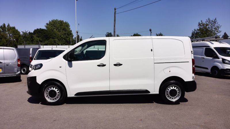 PEUGEOT EXPERT 2.0 PROFESSIONAL 1400 WITH AIR CONDITIONING,PARKING SENSORS AND MORE - 2889 - 10