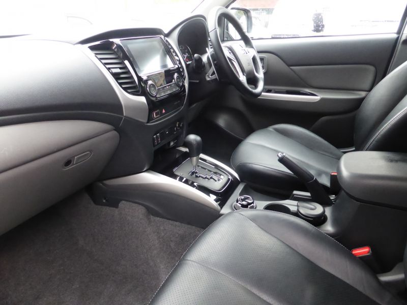 MITSUBISHI L200 2.4 DI-D 181 CHALLENGER DCB PICKUP  AUTOMATIC IN WHITE ,  ULEZ COMPLIANT , AIR CONDITIONING , LEATHER , JUST ARRIVED **** £19995 + VAT **** - 2534 - 12