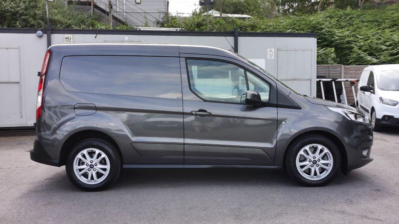 FORD TRANSIT CONNECT 200 LIMITED L1 SWB IN GREY WITH ONLY 54.000 MILES,AIR CONDITIONING,PARKING SENSORS AND MORE - 2869 - 9