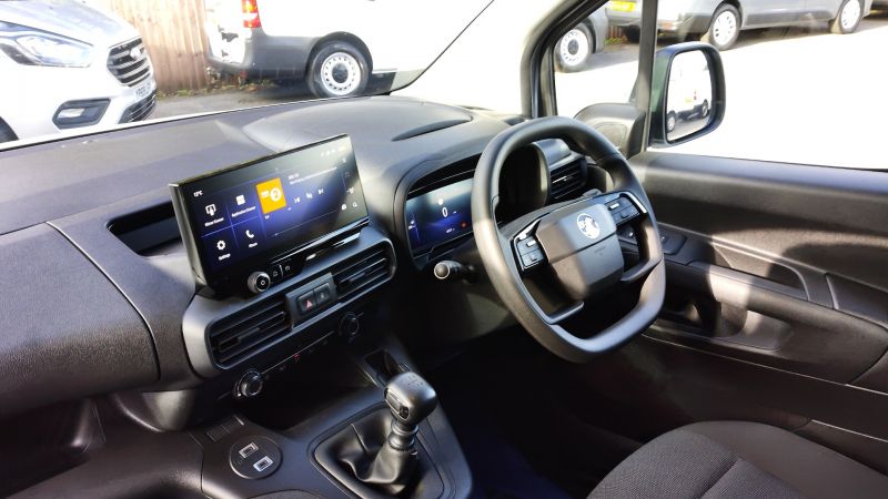 VAUXHALL COMBO 2300 PRIME L1 SWB ONLY 15.000 MILES,AIR CONDITIONING,PARKING SENSORS,6 SPEED AND MORE - 2937 - 12