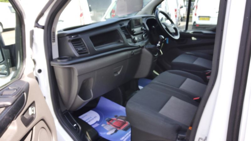 FORD TRANSIT CUSTOM 300 LEADER L1 SWB WITH ONLY 53.000 MILES,AIR CONDITIONING,PARKING SENSORS,WETBELT REPLACED AND MORE - 2898 - 14