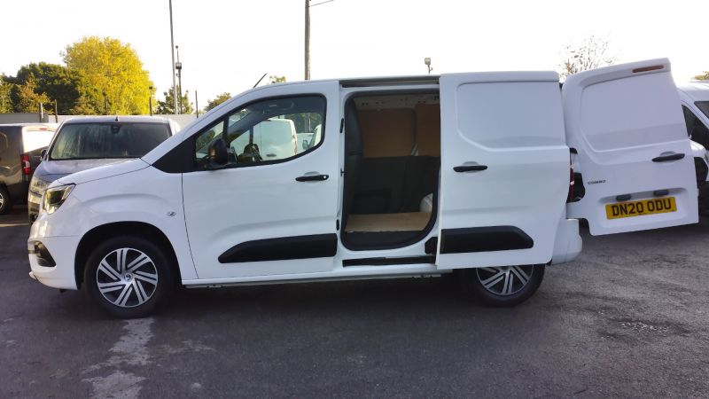 VAUXHALL COMBO 2300 SPORTIVE L1 SWB WITH AIR CONDITIONING,PARKING SENSORS,BLUETOOTH AND MORE - 2924 - 11