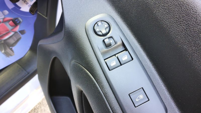 VAUXHALL COMBO 2300 PRIME L1 SWB ONLY 15.000 MILES,AIR CONDITIONING,PARKING SENSORS,6 SPEED AND MORE - 2937 - 18