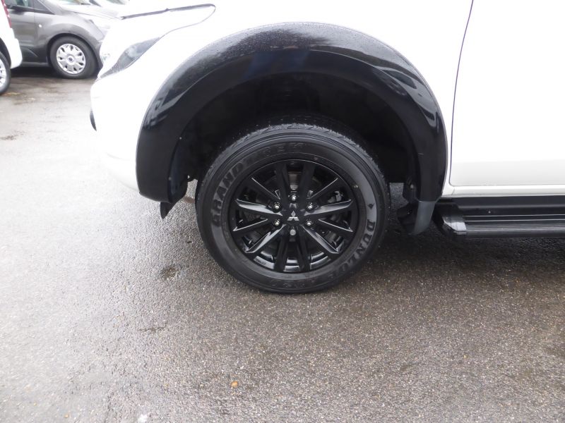 MITSUBISHI L200 2.4 DI-D 181 CHALLENGER DCB PICKUP  AUTOMATIC IN WHITE ,  ULEZ COMPLIANT , AIR CONDITIONING , LEATHER , JUST ARRIVED **** £19995 + VAT **** - 2534 - 9