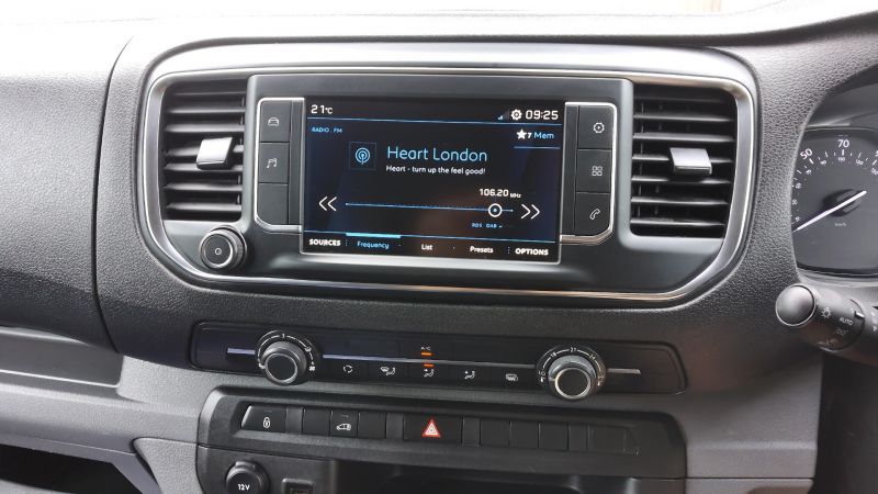 PEUGEOT EXPERT 2.0 PROFESSIONAL PREMIUM L2 LWB IN GREY WITH AIR CONDITIONING,PARKING SENSORS AND MORE *** SOLD *** - 2879 - 17
