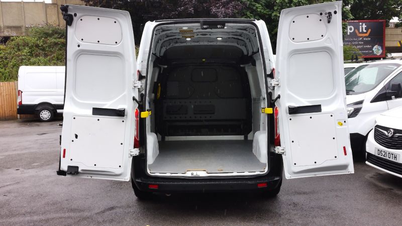 FORD TRANSIT CUSTOM 300 L1 H2 SWB HIGH ROOF WITH ONLY 43.000 MILES,AIR CONDITIONING,FRONT+REAR PARKING SENSORS AND MORE - 2895 - 11