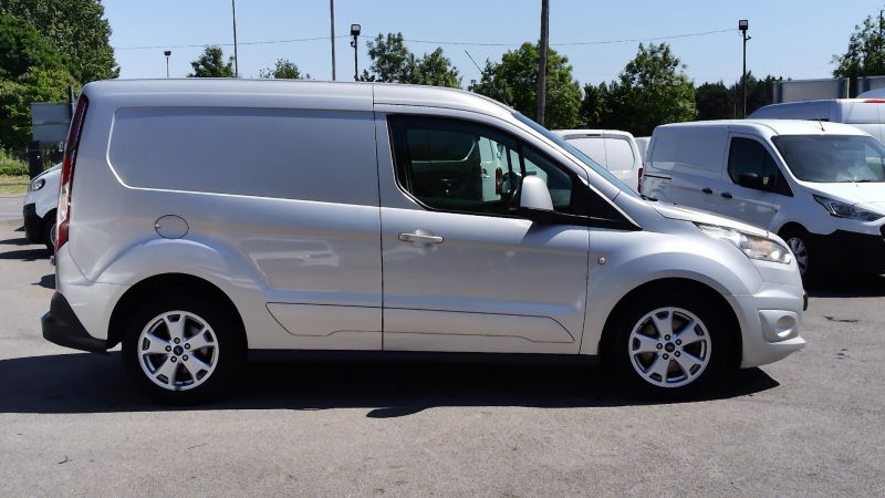 FORD TRANSIT CONNECT 200 LIMITED L1 SWB IN SILVER WITH ONLY 53.000 MILES,AIR CONDITIONING,PARKING SENSORS AND MORE - 2866 - 4