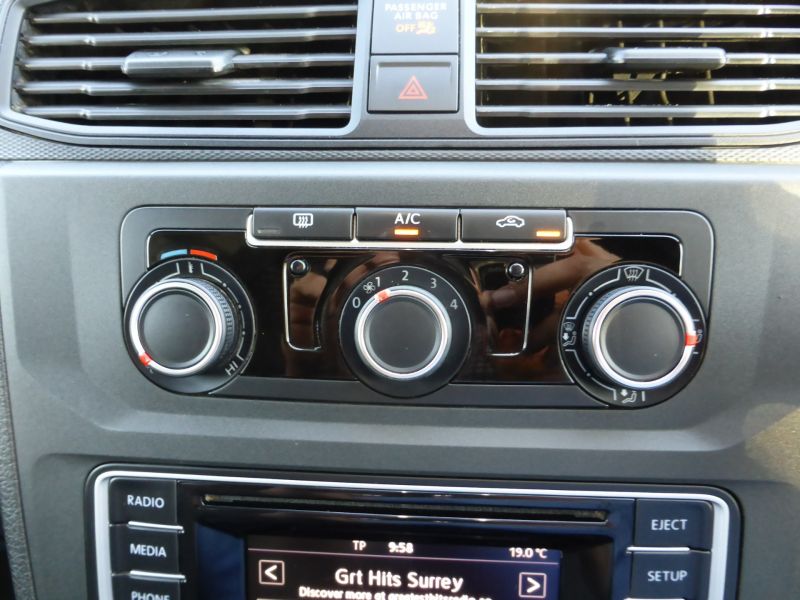 VOLKSWAGEN CADDY C20 TDI TRENDLINE SWB IN GREY WITH AIR CONDITIONING,PARKING SENSORS,DAB RADIO AND MORE - 2533 - 14