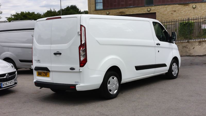 FORD TRANSIT CUSTOM 300 TREND L2 H1 LWB WITH AIR CONDITIONING,PARKING SENSORS,CRUISE CONTROL,BLUETOOTH AND MORE - 2885 - 6