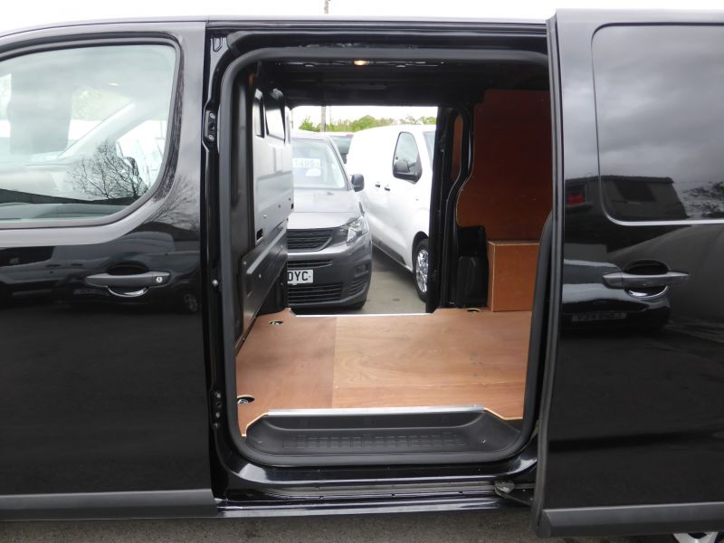 VAUXHALL VIVARO 2900 DYNAMIC L2H1 LWB IN BLACK WITH AIR CONDITIONING,PARKING SENSORS AND MORE - 2638 - 18