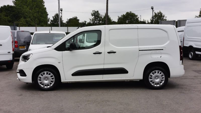 VAUXHALL COMBO 2300 SPORTIVE L2 LWB WITH ONLY 37.000 MILES,AIR CONDITIONING,PARKING SENSORS,BLUETOOTH AND MORE - 2887 - 9