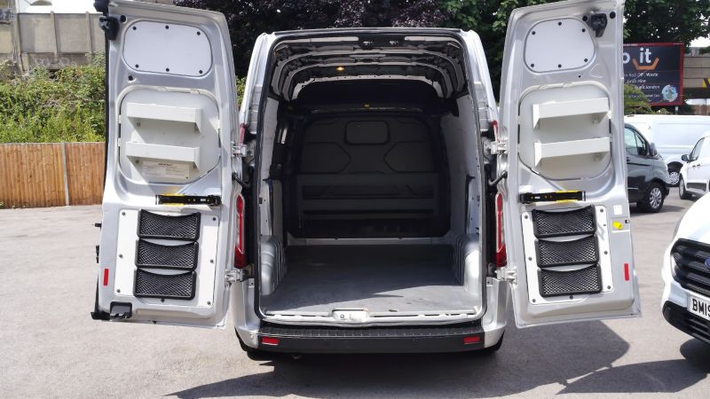 FORD TRANSIT CUSTOM 320 TREND ECOBLUE L1H2 SWB HIGH ROOF IN SILVER WITH SAT NAV,AIR CONDITIONING,PARKING SENSORS AND MORE *** SOLD *** - 2882 - 7