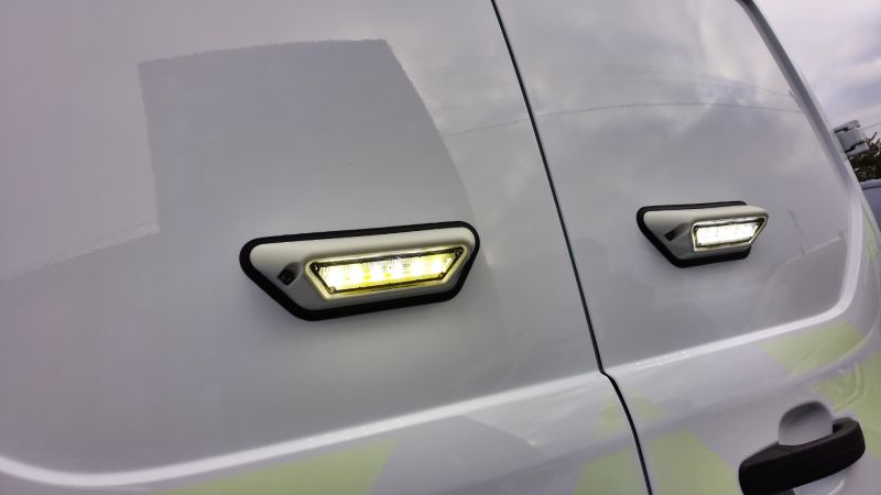 FORD TRANSIT CONNECT 220 L1 SWB EURO 6,AIR CONDITIONING,FRONT+REAR PARKING SENSORS,PARK ASSIST CAMERA  AND MORE *** SOLD *** - 2934 - 20