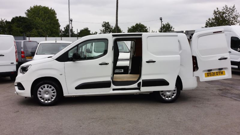 VAUXHALL COMBO 2300 SPORTIVE L2 LWB WITH ONLY 37.000 MILES,AIR CONDITIONING,PARKING SENSORS,BLUETOOTH AND MORE - 2887 - 10