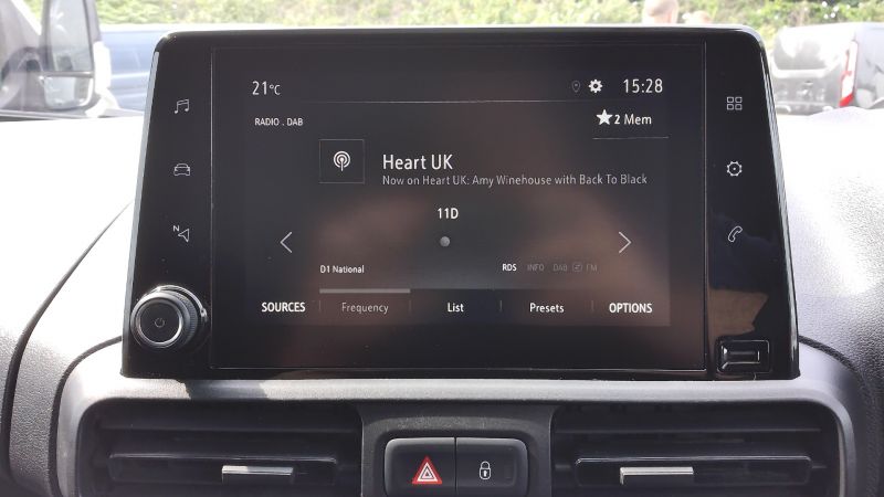 VAUXHALL COMBO 2300 SPORTIVE L1 SWB WITH AIR CONDITIONING,PARKING SENSORS,BLUETOOTH AND MORE - 2871 - 16