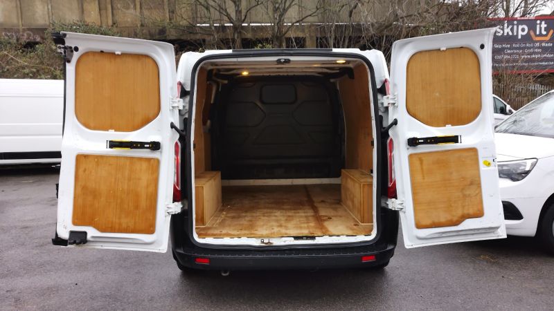FORD TRANSIT CUSTOM 300 LEADER ECOBLUE L1 SWB WITH AIR CONDITIONING,PARKING SENSORS,DAB RADIO,6 SPEED AND MORE - 2958 - 8