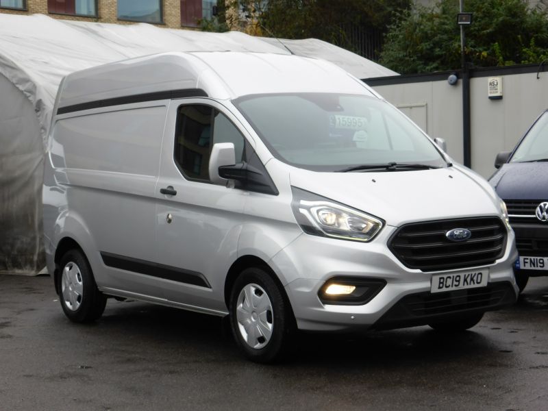 FORD TRANSIT CUSTOM 320 TREND AUTOMATIC L1 H2 SWB HIGH ROOF WITH SAT NAV,AIR CONDITIONING,PARKING SENSORS AND MORE - 2529 - 3