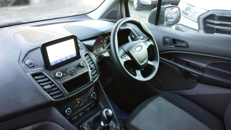 FORD TRANSIT CONNECT 220 BASE L1 SWB WITH ONLY 53.000 MILES,SAT NAV,PARK ASSIST CAMERA,PARKING SENSORS,DAB RADIO AND MORE - 2955 - 13