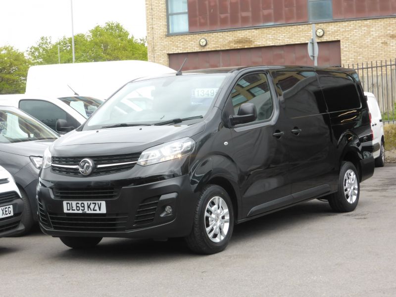 VAUXHALL VIVARO 2900 DYNAMIC L2H1 LWB IN BLACK WITH AIR CONDITIONING,PARKING SENSORS AND MORE - 2638 - 26